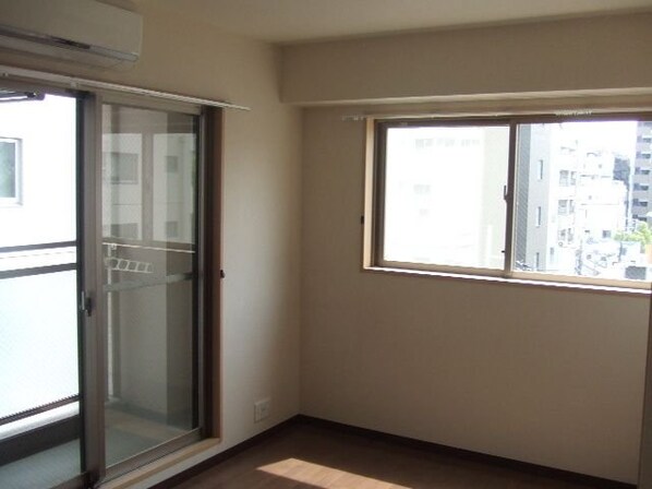 コンフォール南森町の物件内観写真